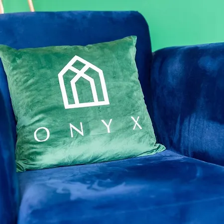 Onyx Superior Warstone Lane